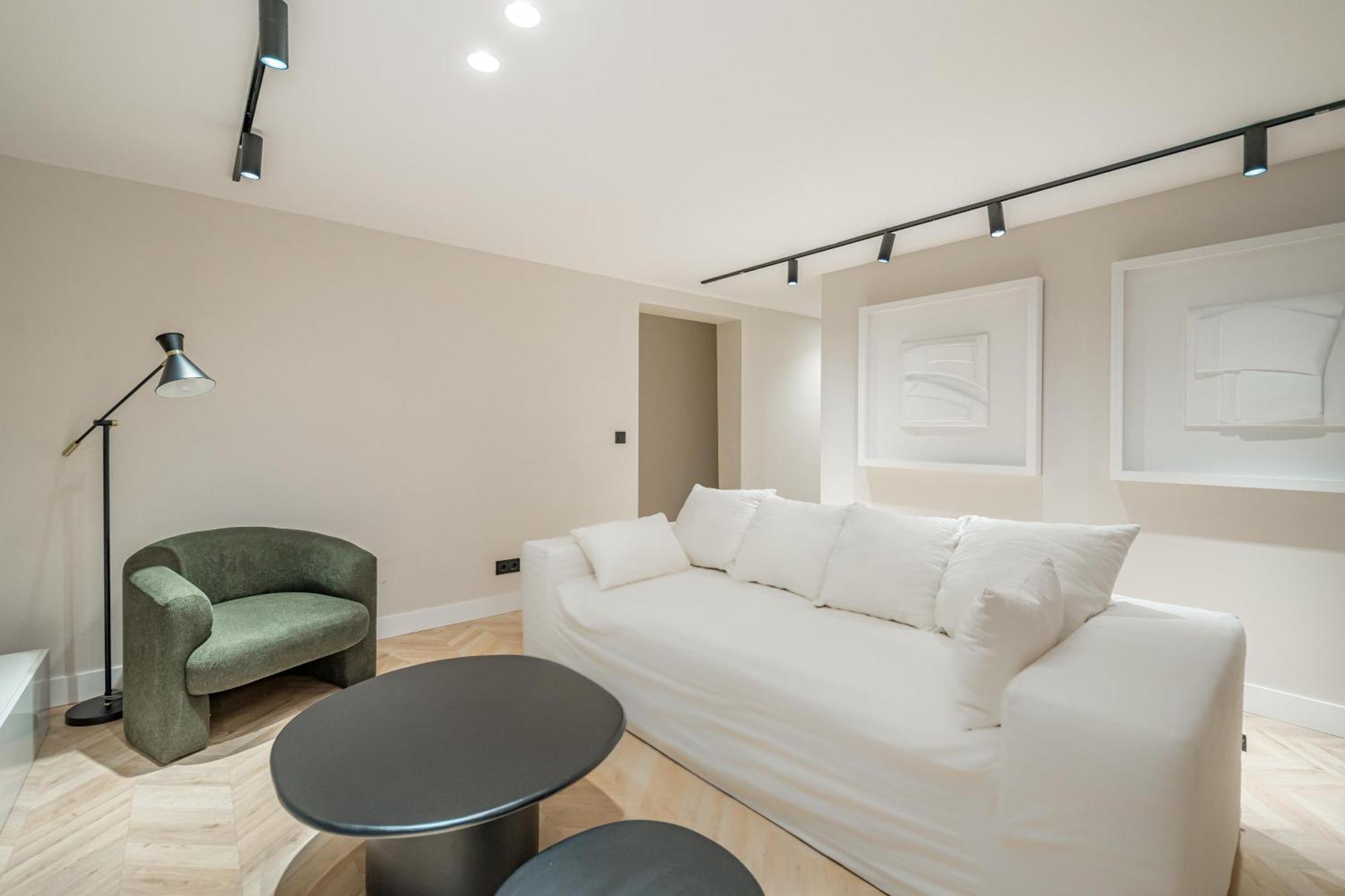 마드리드 Puerta Del Sol 3Br 3Bh 아파트 외부 사진